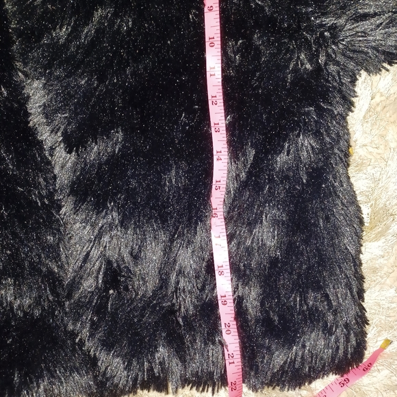 L/Xl Black faux fur Jacket - Picture 6 of 7